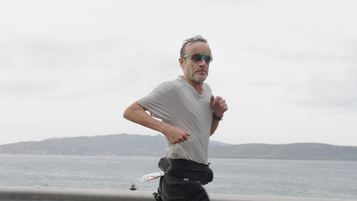 Spain’s Francisco Martínez makes history at Greece’s Spartathlon, completing 246 km in 23 hours and 11 minutes